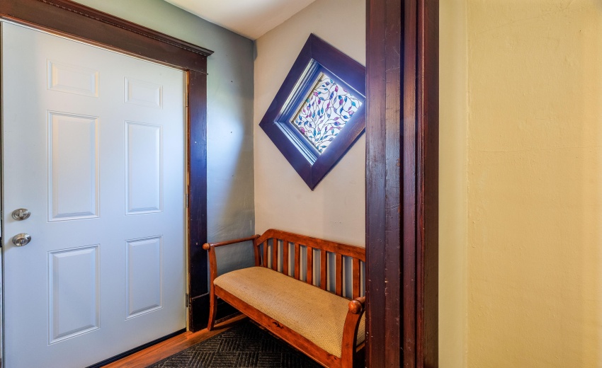 103 W Lincoln Kentland-1