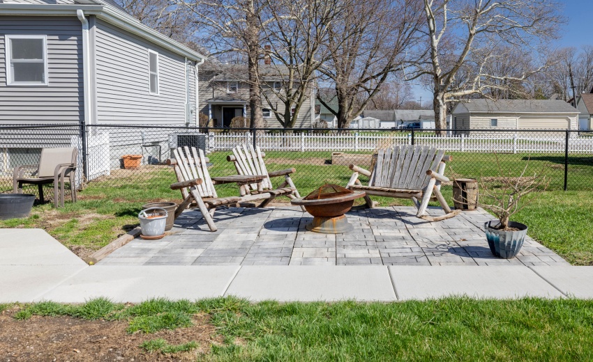 103 W Lincoln Kentland-24