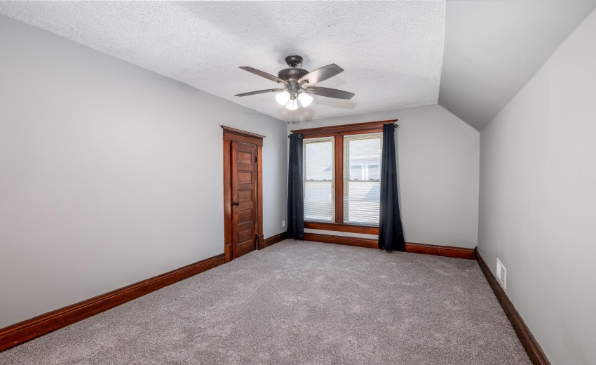 103 W Lincoln Kentland-15