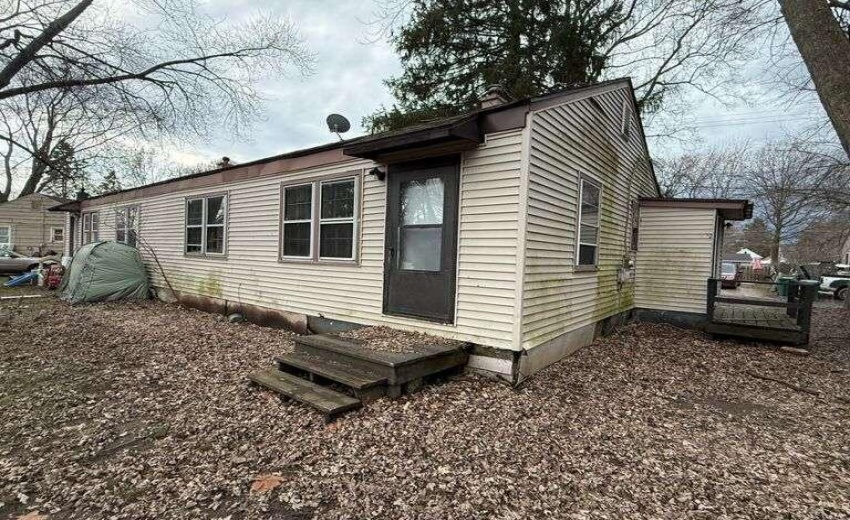 809 Kingsport Ln. photo three