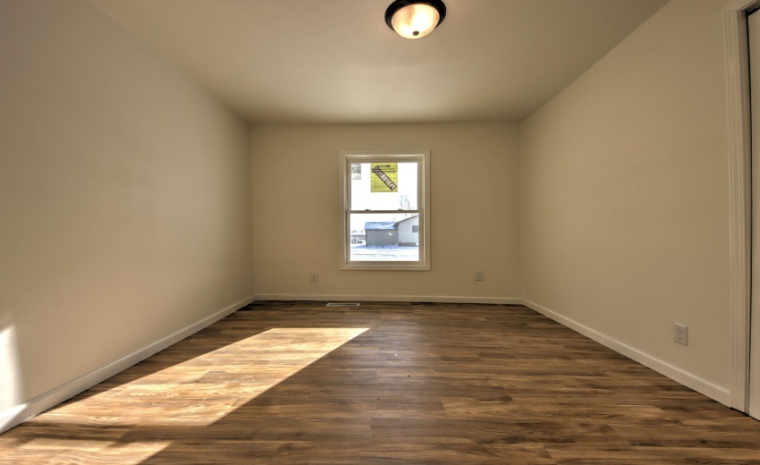 IMG_5871_2_3_4_5_6Interior 3