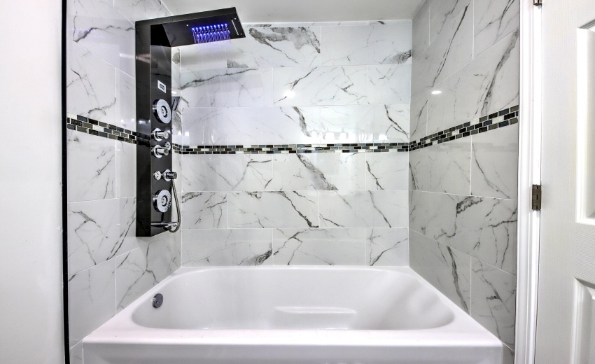 IMG_5919_20_21_22_23_24Interior 3