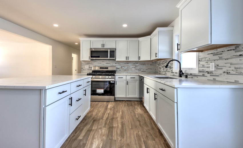 IMG_5841_2_3_4_5_6Interior 3