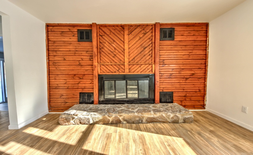 IMG_5823_4_5_6_7_8Interior 3