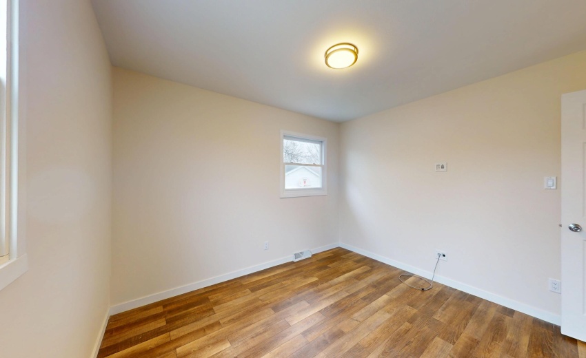 317-Redpath-Ave-03132026_205338