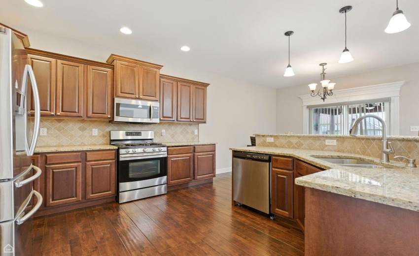 18-web-or-mls-9875 Aster Cove_018