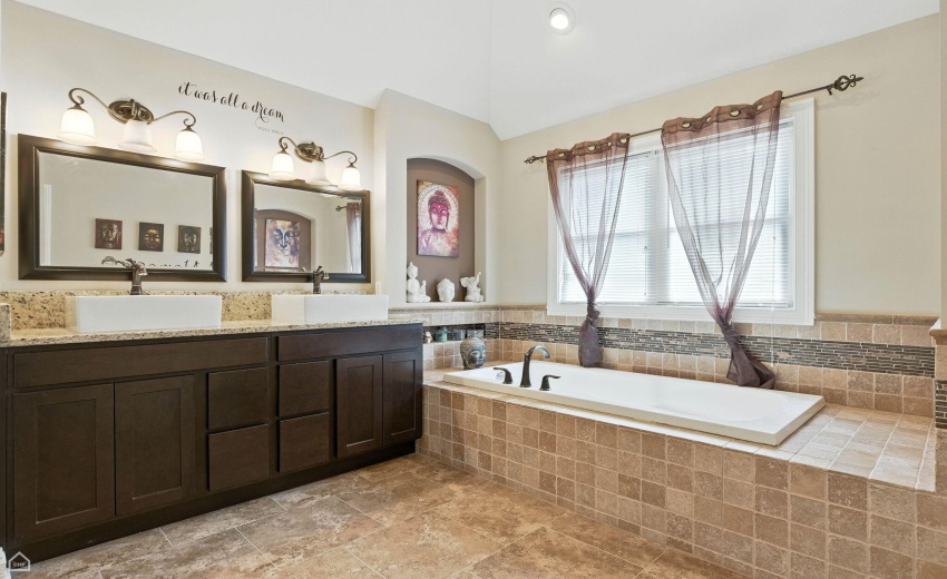 38-web-or-mls-9875 Aster Cove_038