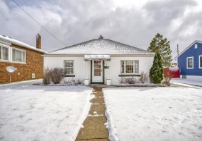 3927 Towle Avenue, Hammond, Indiana, 2 Bedrooms Bedrooms, 5 Rooms Rooms,1 BathroomBathrooms,Residential,For Sale,Towle,NRA835610