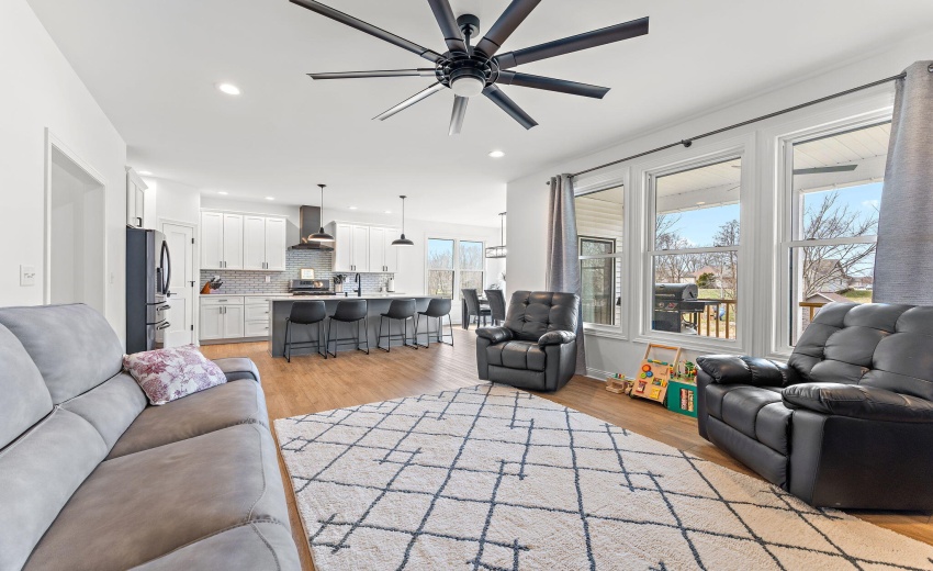 17-web-or-mls-19-print-DSC05016