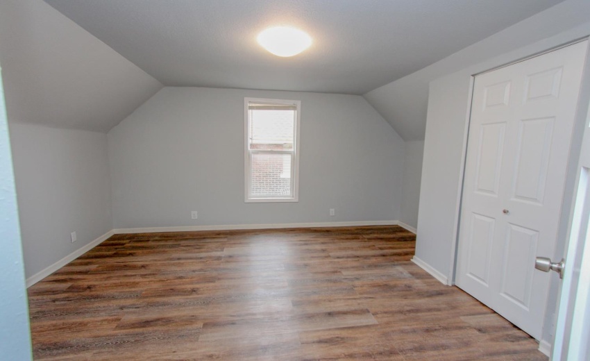 upper level bedroom 2