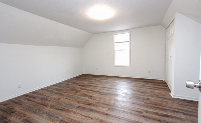 upper level bedroom 1