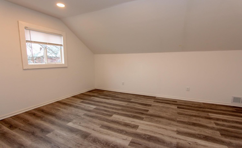 upper level bedroom 3