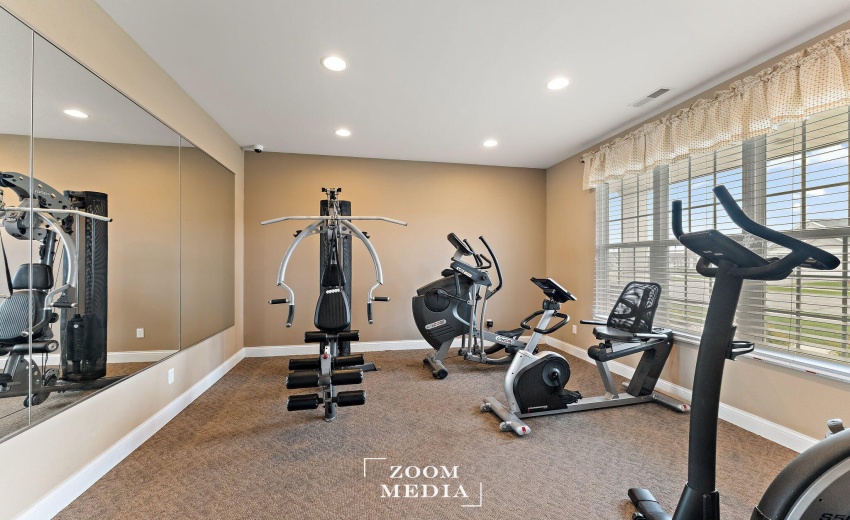 32-web-or-mls-Hamilton Square Crown Poin