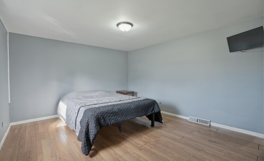 482EGroveStWheatfield_001