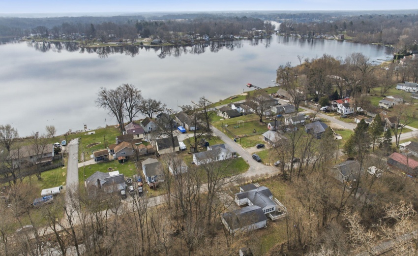 A short walk to Upper Fish Lake