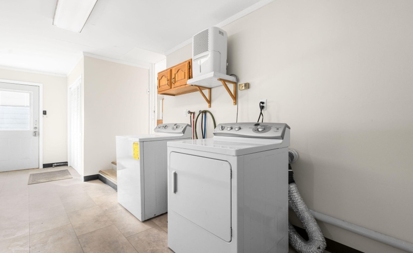 Mudroom & Laundry