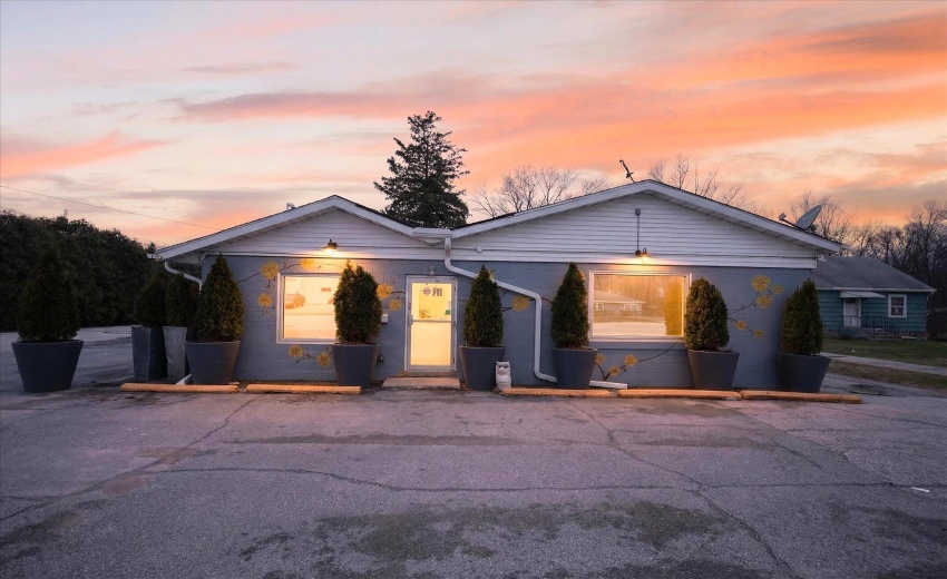 01-615-IN-212 Michigan-City-IN-46360-Win