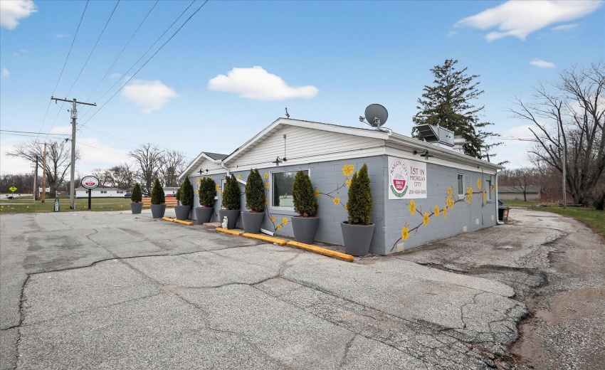 04-615-IN-212 Michigan-City-IN-46360-Win