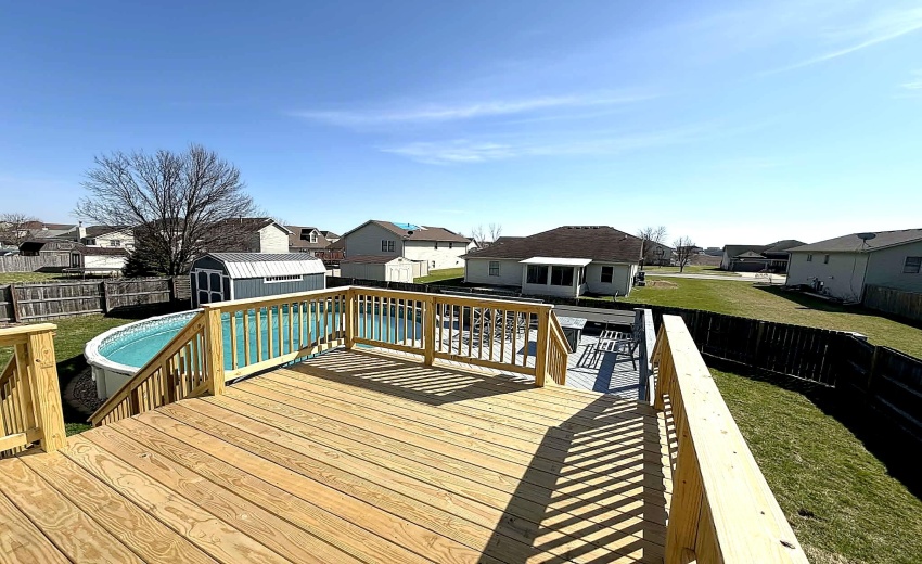 deck2_luxury_mls