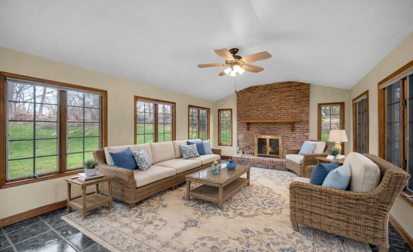 Family room virtually modified