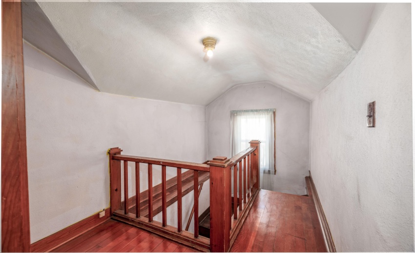 710 Second St Kentland-18