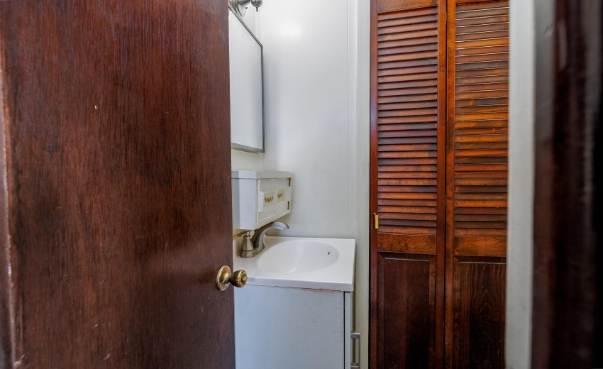 710 Second St Kentland-14