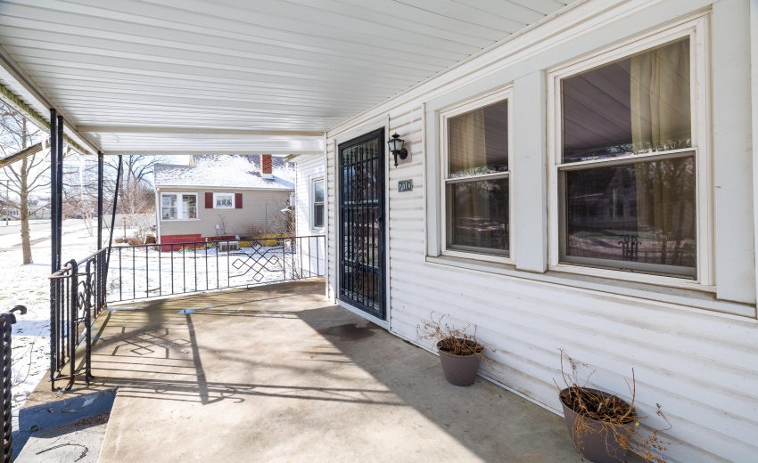 710 Second St Kentland-26