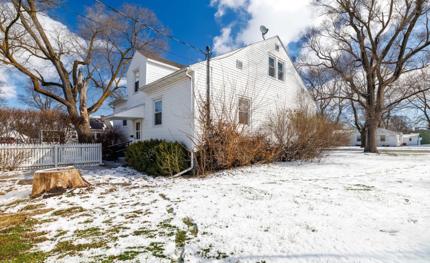 710 Second St Kentland-31