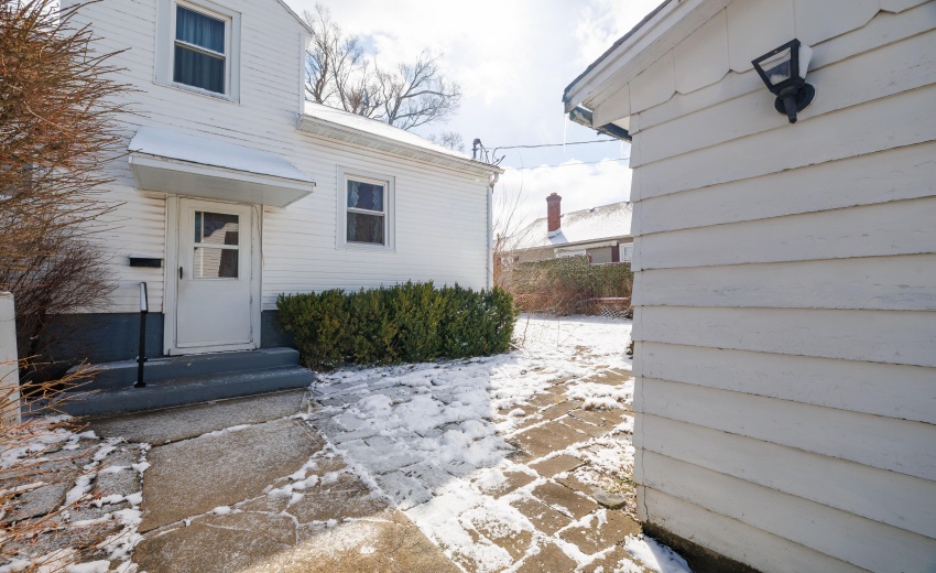 710 Second St Kentland-32