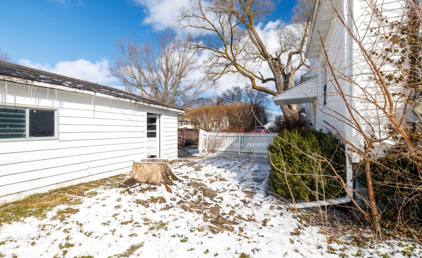 710 Second St Kentland-33