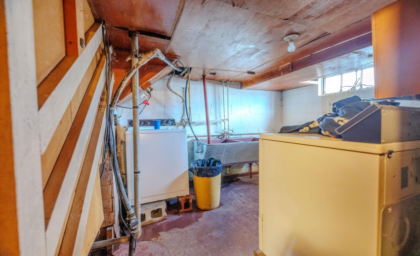 710 Second St Kentland-24