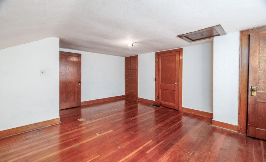 710 Second St Kentland-22