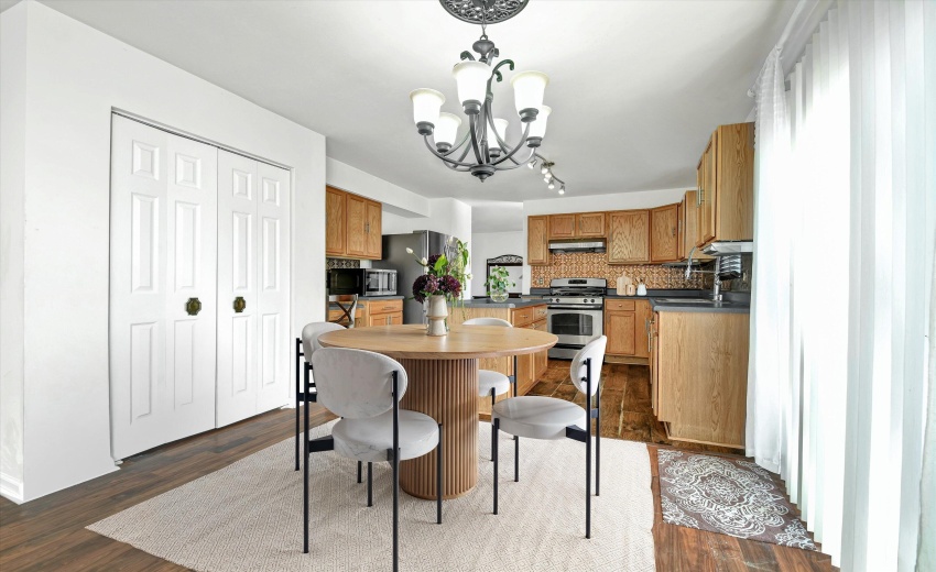 10-Virtually Staged-Dining Area