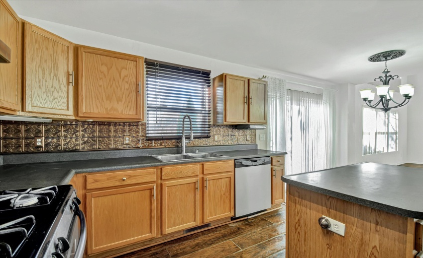 15-1814 Dalemont Way-6