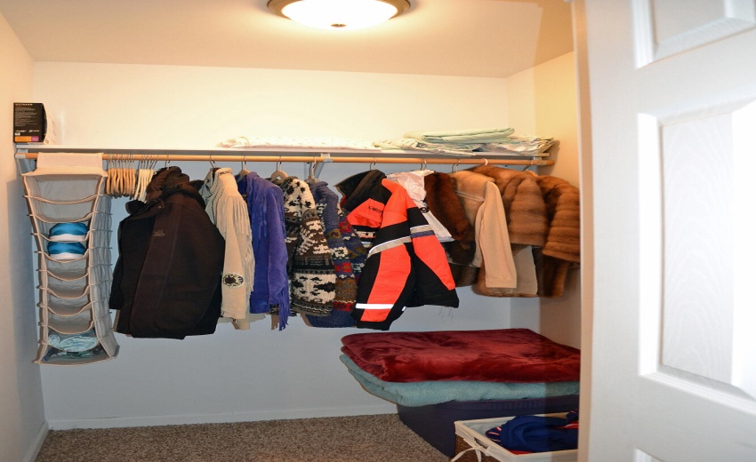 br 3 walk in closet