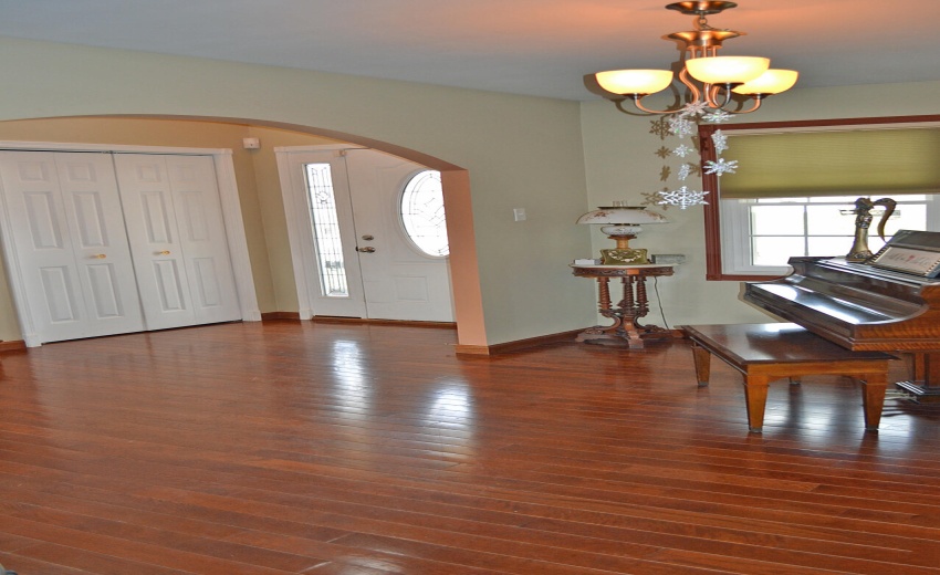 fdr or parlor to front door