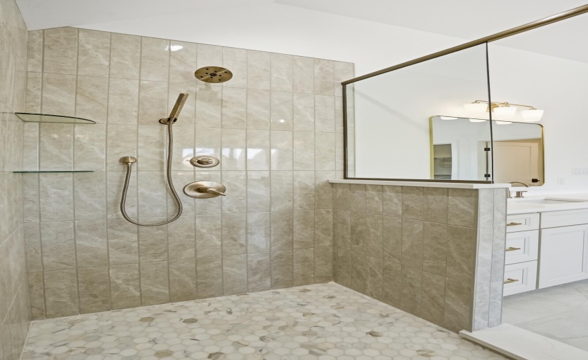 9631masterbath4