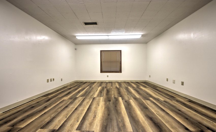 IMG_7481_2_3_4_5_6Interior 3