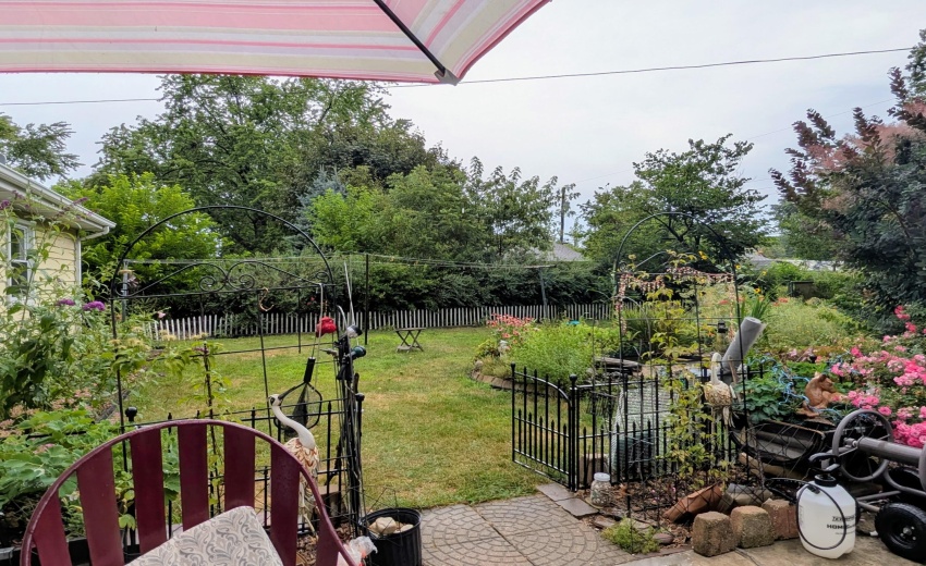 PXL_20250716_223619165.NIGHT.RAW-01.COVE