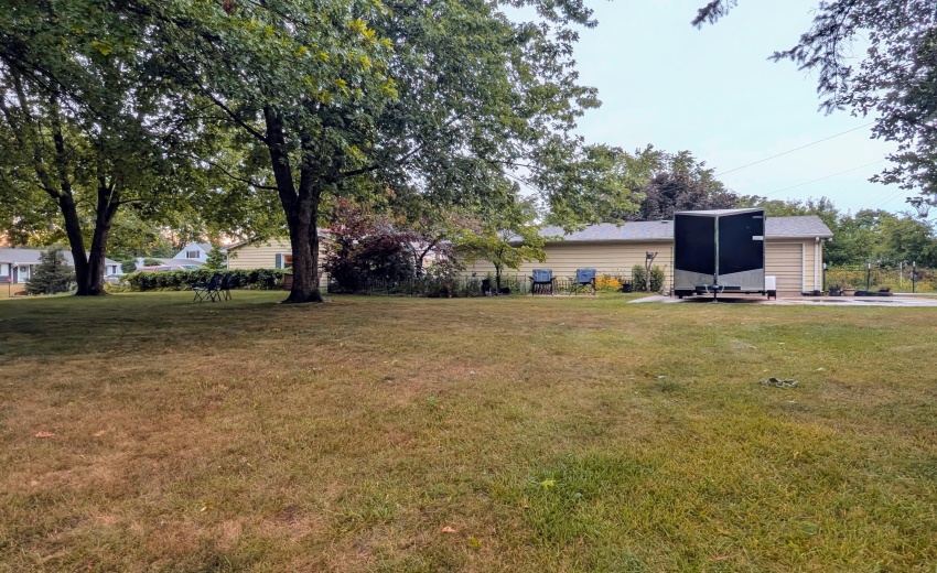 PXL_20250716_224628744.NIGHT.RAW-01.COVE