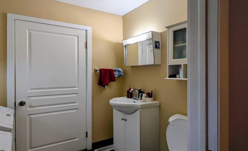 PXL_20250716_222148005.RAW-01.COVER-EDIT