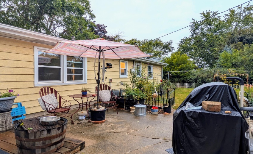 PXL_20250716_224845264.NIGHT.RAW-01.COVE