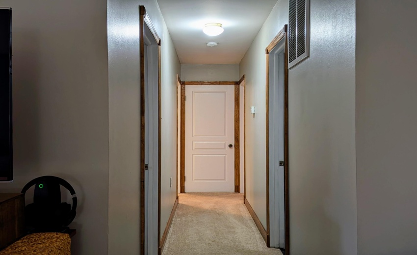 PXL_20250716_220150338.NIGHT.RAW-01.COVE