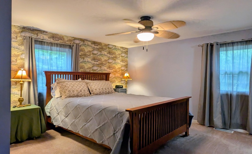 PXL_20250716_215620630.NIGHT.RAW-01.COVE