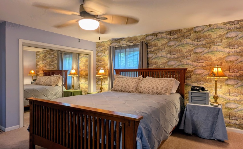 PXL_20250716_215650919.NIGHT.RAW-01.COVE