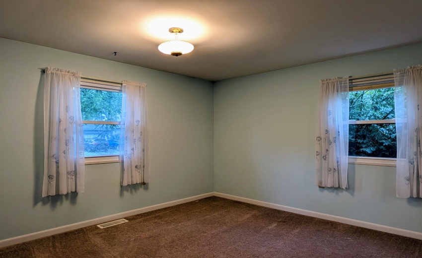 PXL_20250716_215831655.NIGHT.RAW-01.COVE