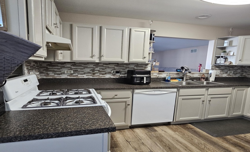 kitchen 2, newer backsplash
