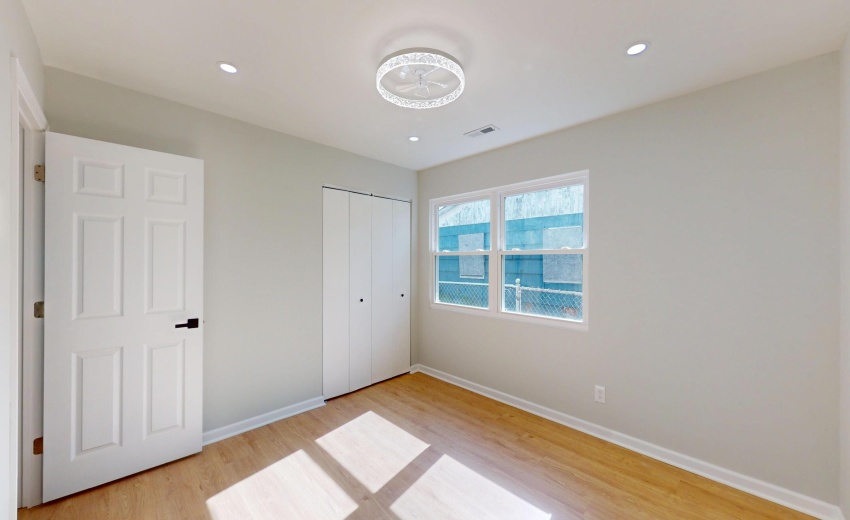 4252-W-21st-Ave-05122025_185910