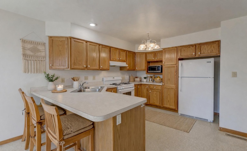 6E4C2DEB-4323-4CDE-B48D-554E002F66FC