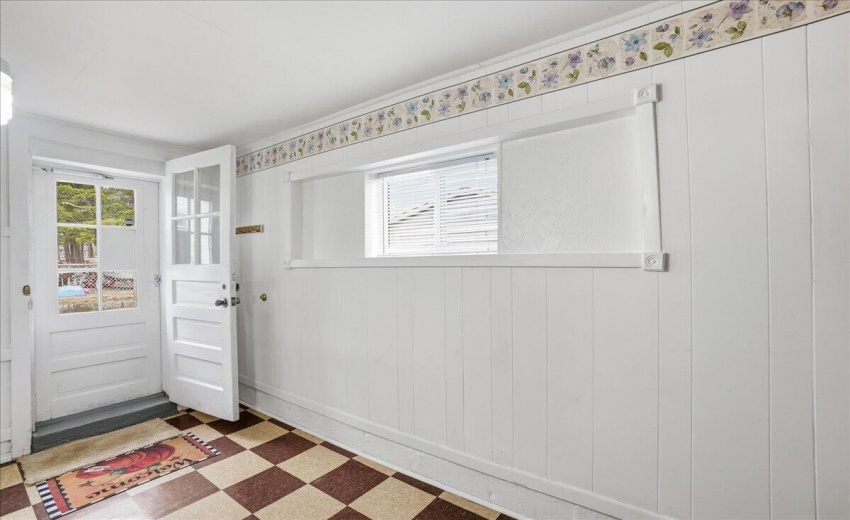 Rear Foyer / Sunroom
